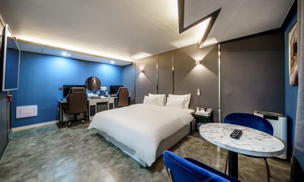 G7 Hotel Dongducheon Bagian luar foto