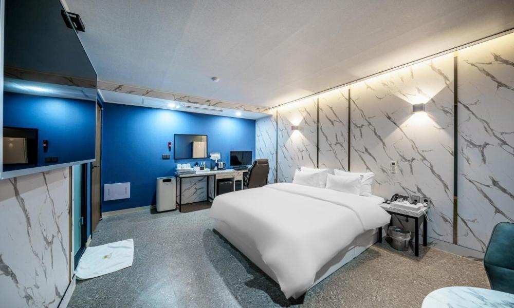 G7 Hotel Dongducheon Bagian luar foto