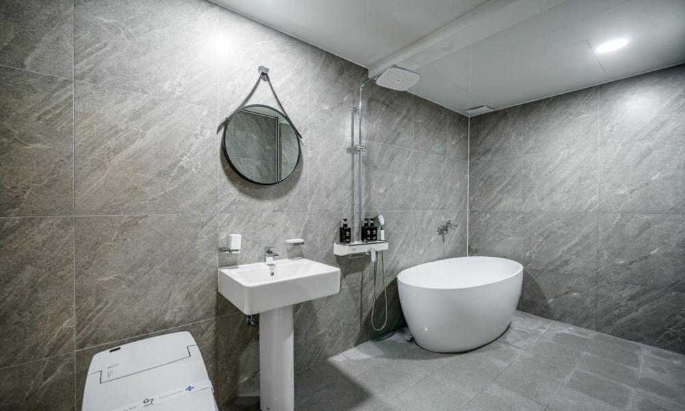 G7 Hotel Dongducheon Bagian luar foto