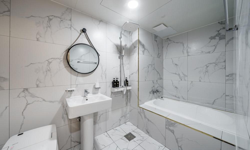 G7 Hotel Dongducheon Bagian luar foto